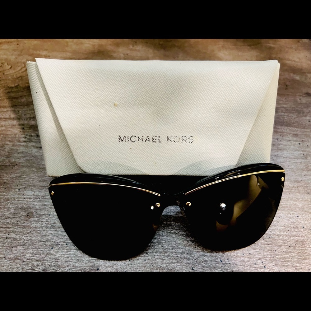 Michael Kors  Great  condition Sunglasses and case